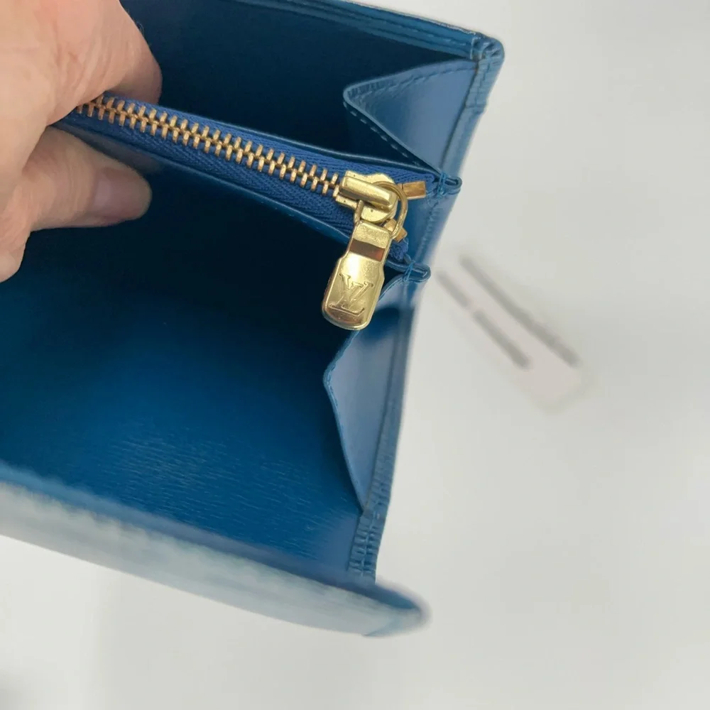 LV Wallet Merytille Blue Epi in Excellent Condition w/Box and Dust Bag!๐ - Picture 9 of 16
